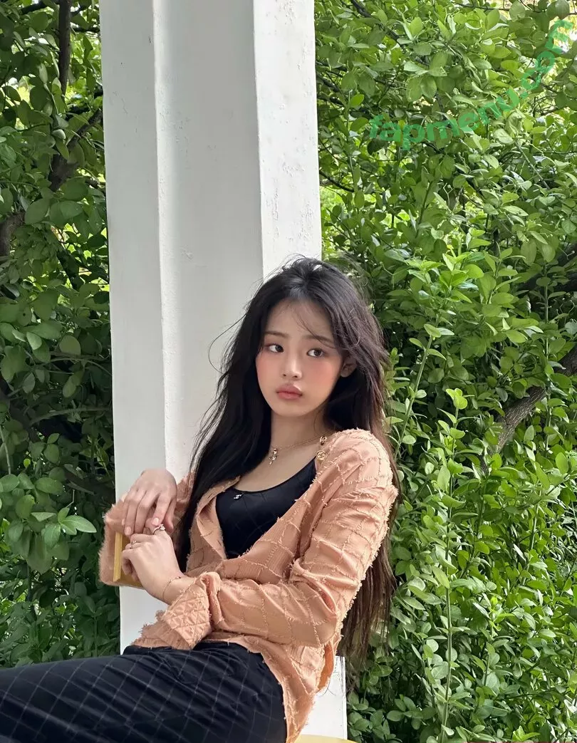 Minji nude photo #0228 (lovres_min__ / miniwithtattoos / newjeans_official)