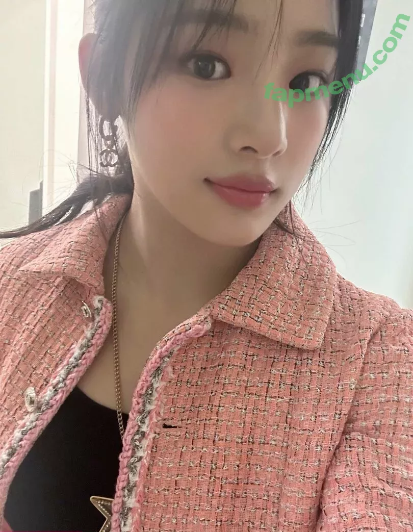 Minji nude photo #0230 (lovres_min__ / miniwithtattoos / newjeans_official)