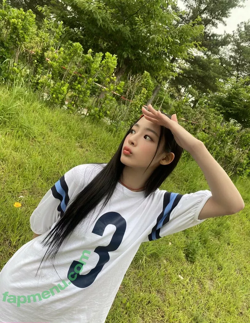 Minji nude photo #0233 (lovres_min__ / miniwithtattoos / newjeans_official)