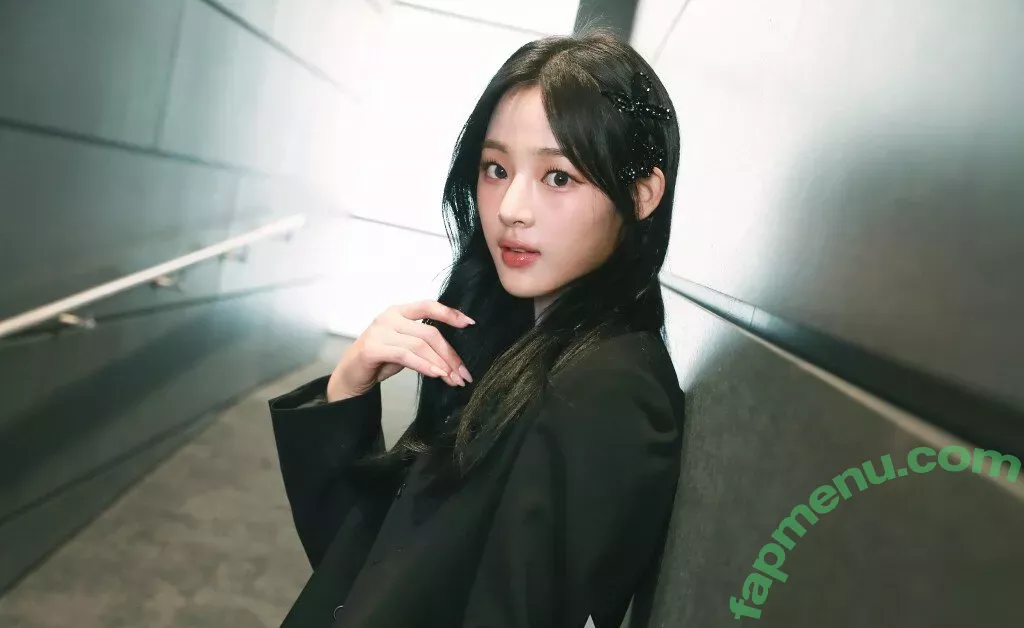 Minji nude photo #0249 (lovres_min__ / miniwithtattoos / newjeans_official)