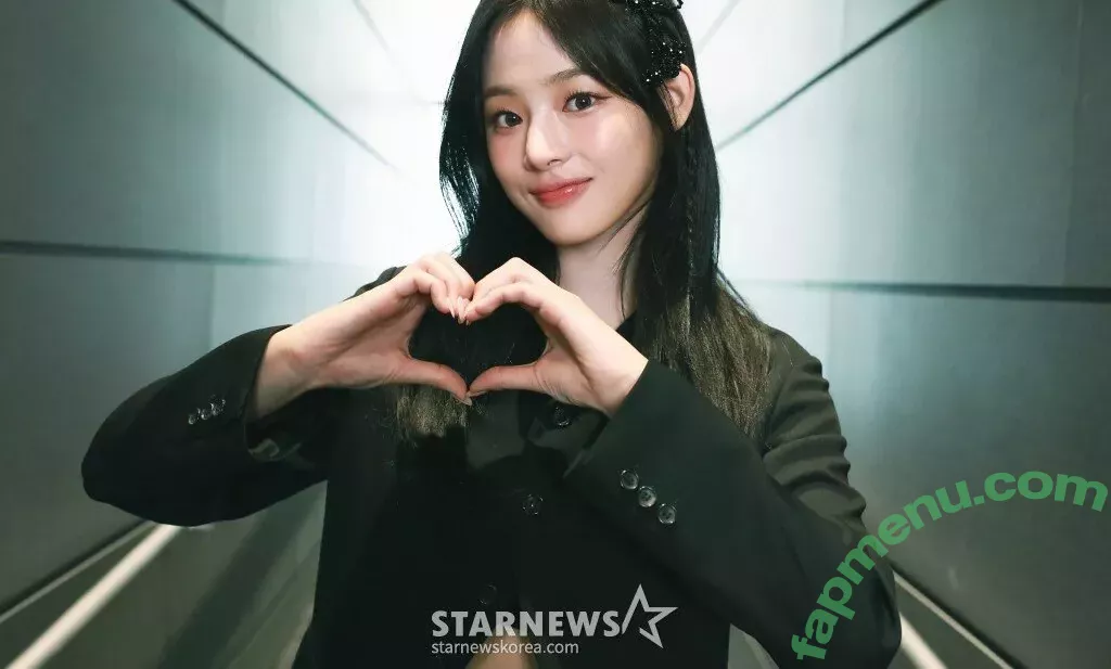 Minji nude photo #0250 (lovres_min__ / miniwithtattoos / newjeans_official)