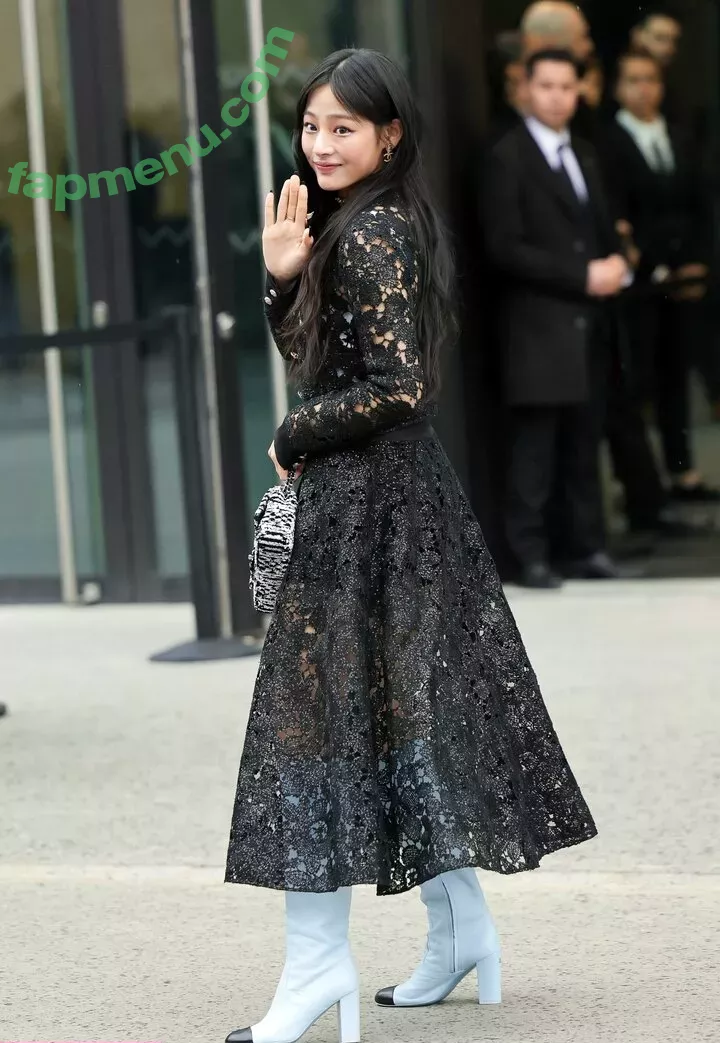 Minji nude photo #0268 (lovres_min__ / miniwithtattoos / newjeans_official)