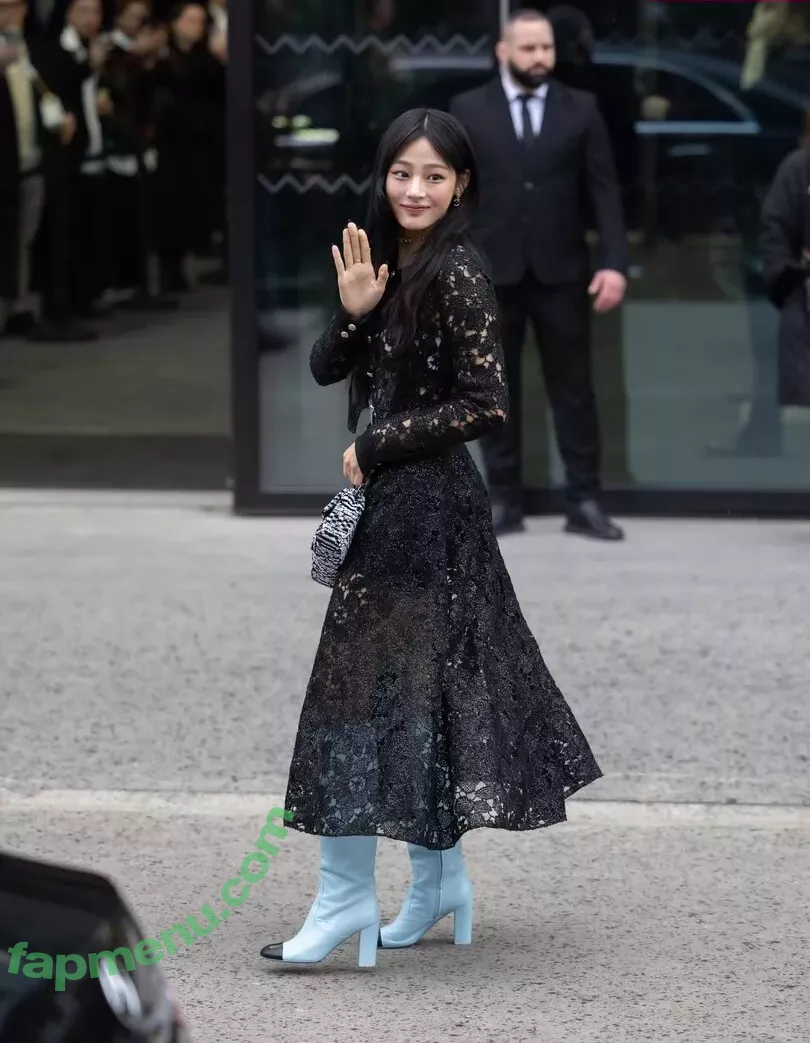 Minji nude photo #0269 (lovres_min__ / miniwithtattoos / newjeans_official)