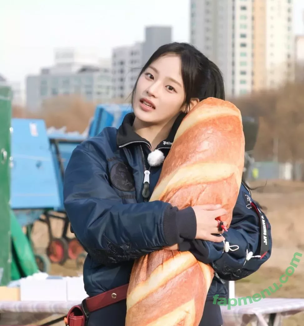 Minji nude photo #0275 (lovres_min__ / miniwithtattoos / newjeans_official)