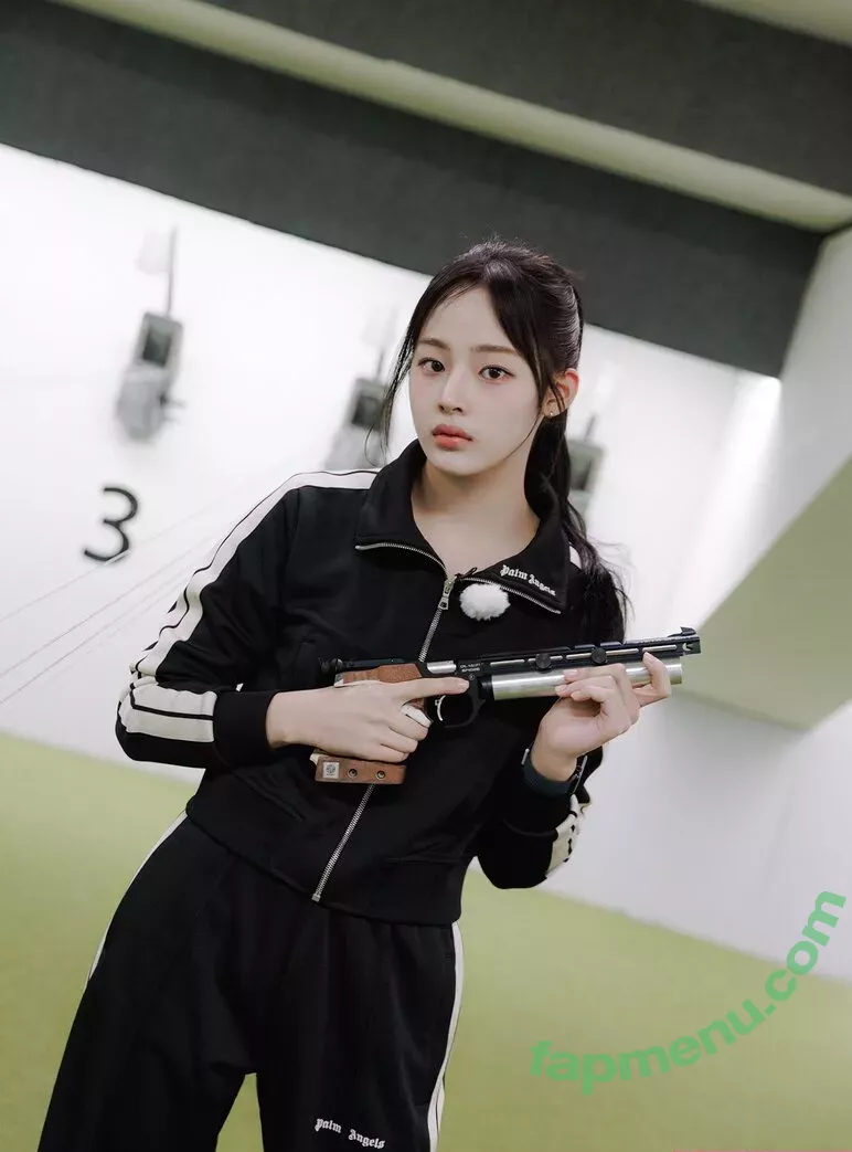 Minji nude photo #0279 (lovres_min__ / miniwithtattoos / newjeans_official)