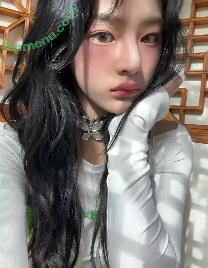 Minji nude photo #0285 (lovres_min__ / miniwithtattoos / newjeans_official)