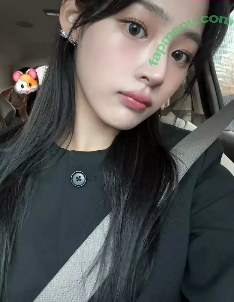 Minji nude photo #0292 (lovres_min__ / miniwithtattoos / newjeans_official)