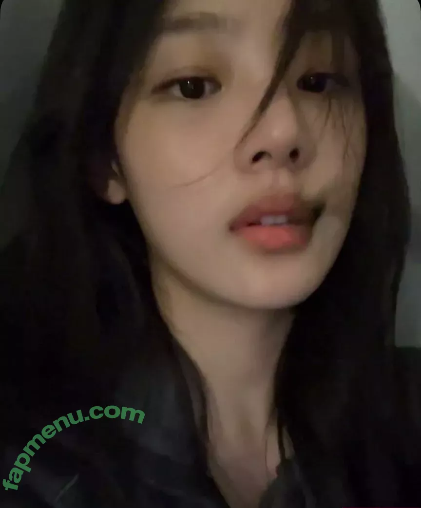 Minji nude photo #0297 (lovres_min__ / miniwithtattoos / newjeans_official)