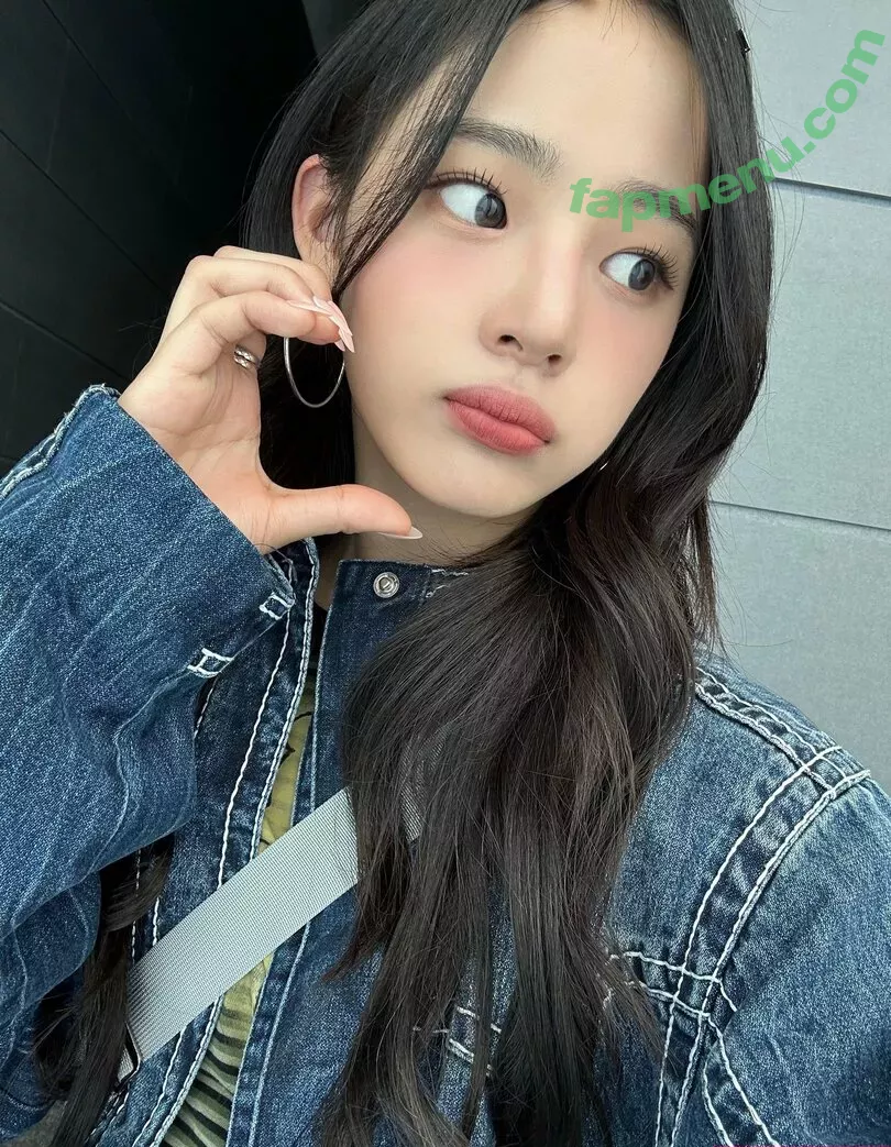 Minji nude photo #0301 (lovres_min__ / miniwithtattoos / newjeans_official)