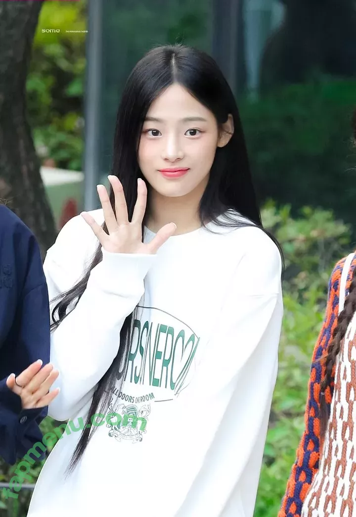 Minji nude photo #0308 (lovres_min__ / miniwithtattoos / newjeans_official)