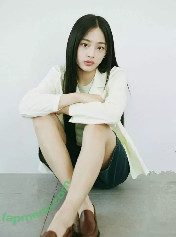 Minji nude photo #0310 (lovres_min__ / miniwithtattoos / newjeans_official)