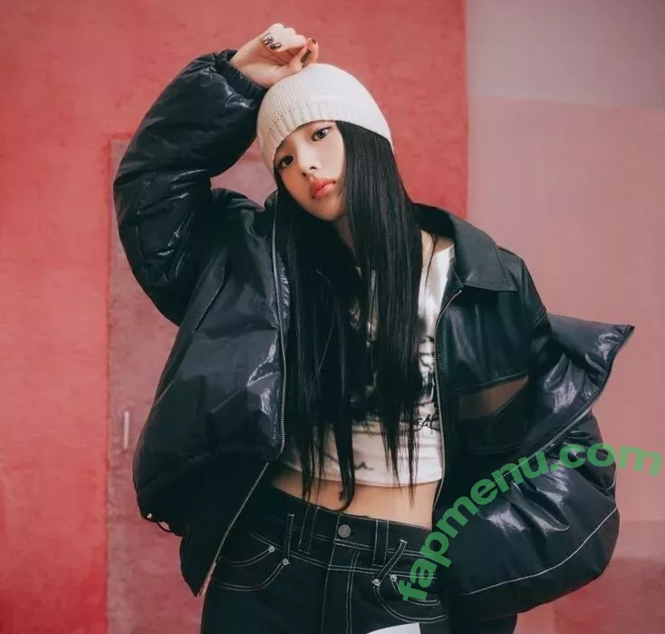 Minji nude photo #0315 (lovres_min__ / miniwithtattoos / newjeans_official)