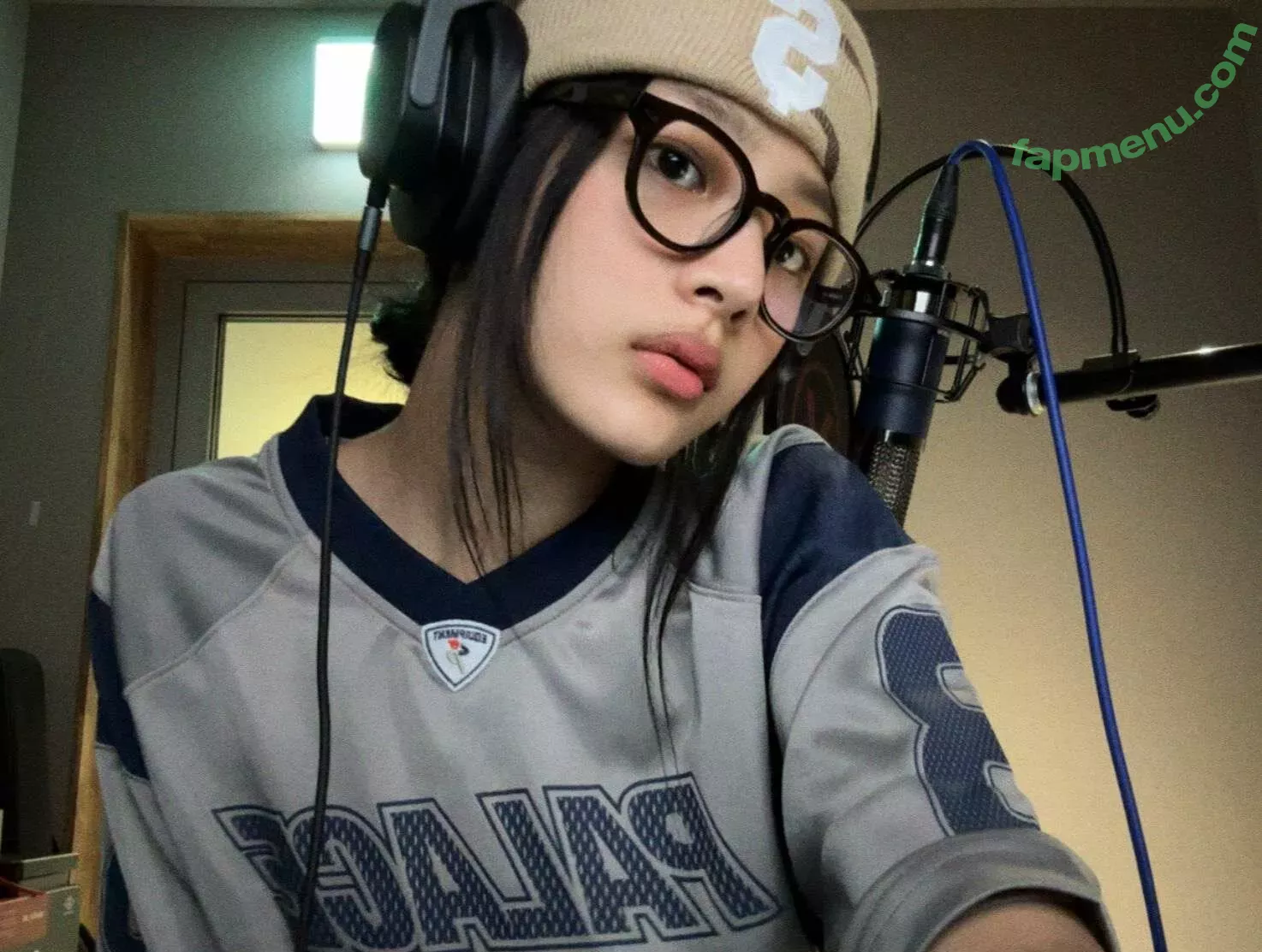 Minji nude photo #0320 (lovres_min__ / miniwithtattoos / newjeans_official)