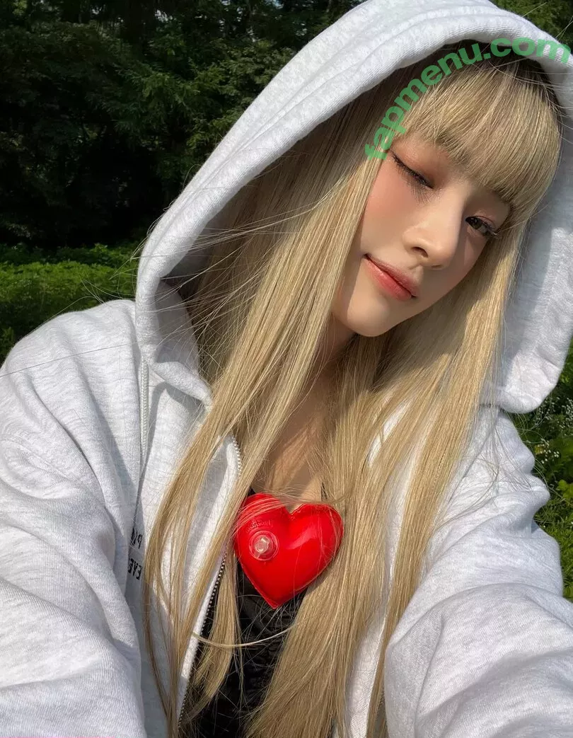 Minji nude photo #0322 (lovres_min__ / miniwithtattoos / newjeans_official)