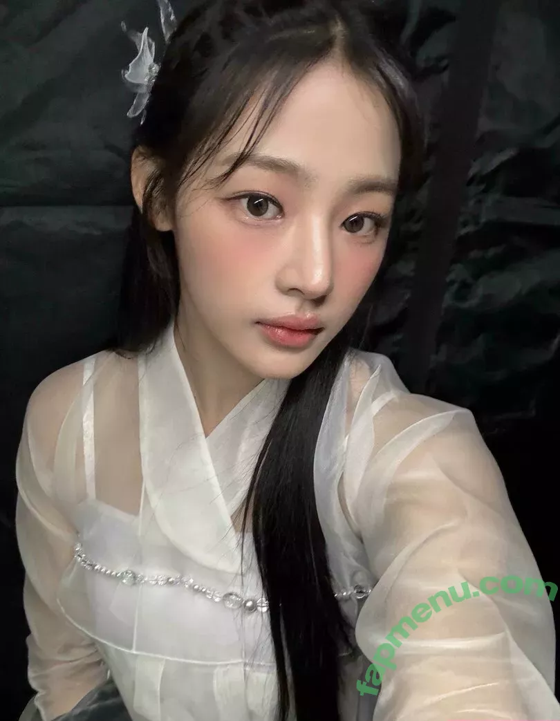 Minji nude photo #0422 (lovres_min__ / miniwithtattoos / newjeans_official)