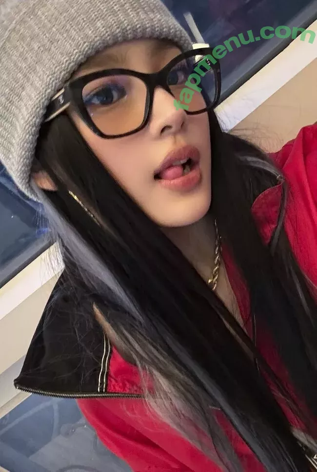 Minji nude photo #0457 (lovres_min__ / miniwithtattoos / newjeans_official)