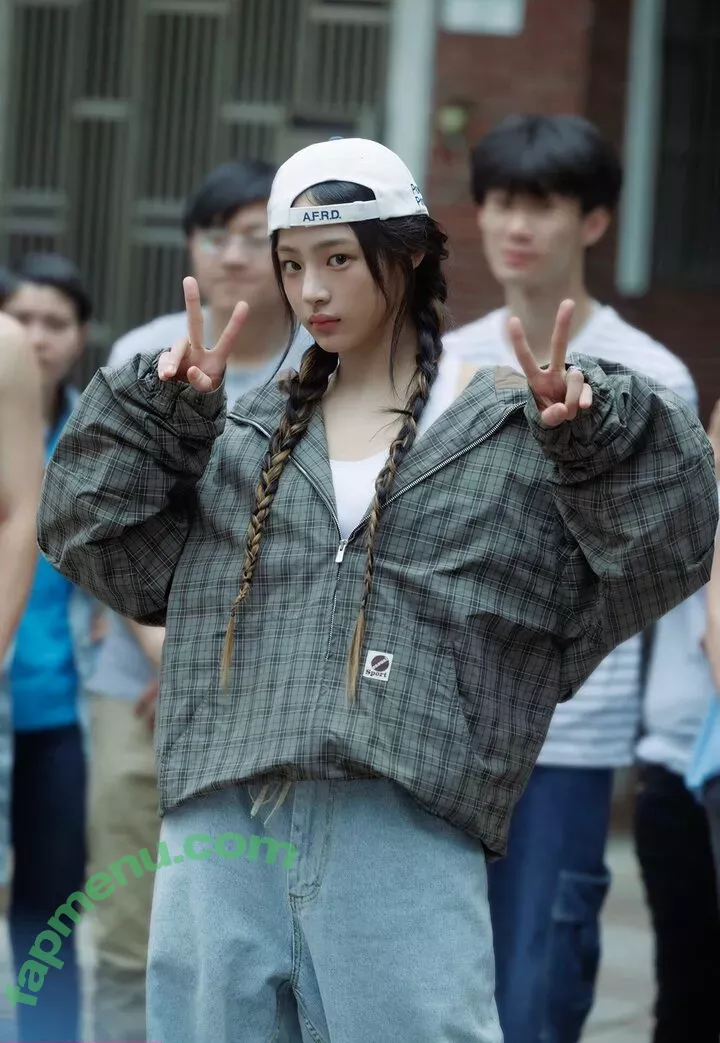 Minji nude photo #0466 (lovres_min__ / miniwithtattoos / newjeans_official)