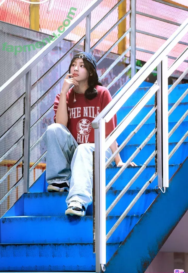 Minji nude photo #0474 (lovres_min__ / miniwithtattoos / newjeans_official)