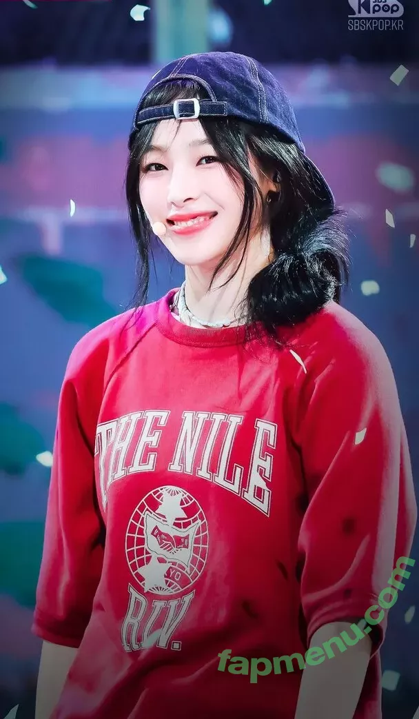 Minji nude photo #0505 (lovres_min__ / miniwithtattoos / newjeans_official)