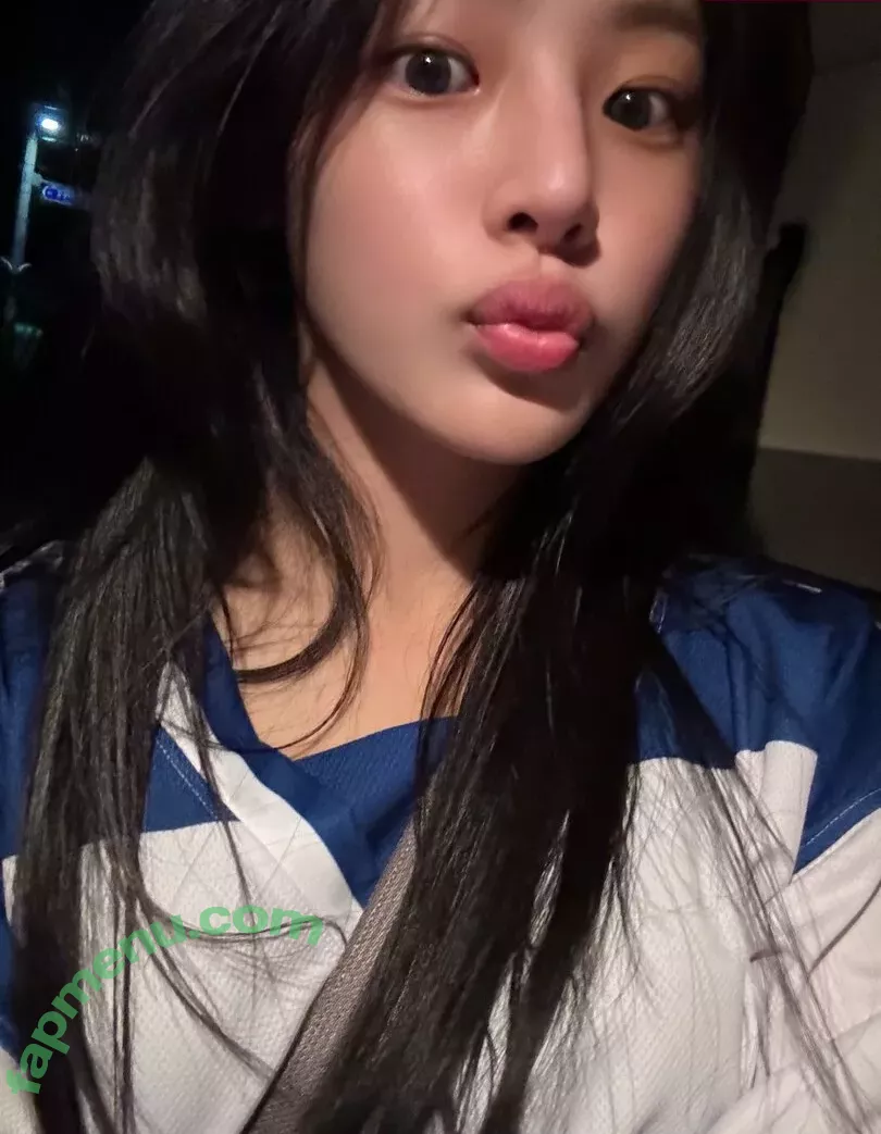 Minji nude photo #0516 (lovres_min__ / miniwithtattoos / newjeans_official)