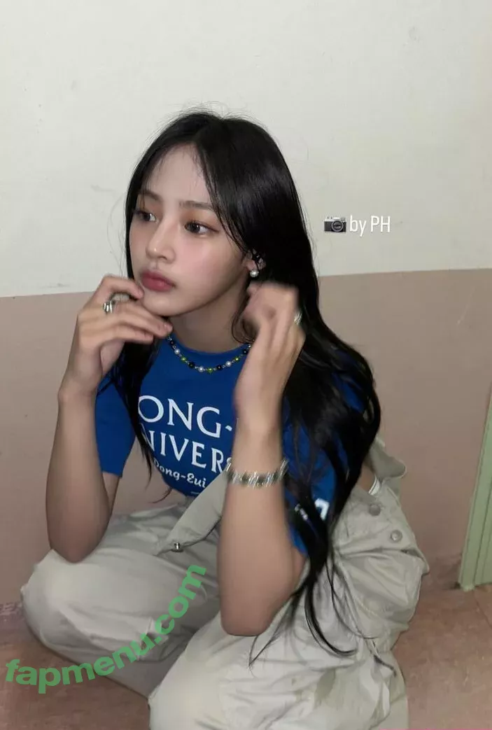 Minji nude photo #0521 (lovres_min__ / miniwithtattoos / newjeans_official)