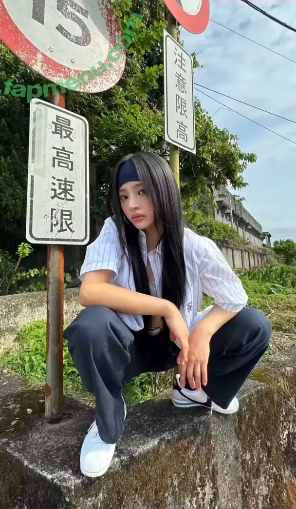 Minji nude photo #0523 (lovres_min__ / miniwithtattoos / newjeans_official)