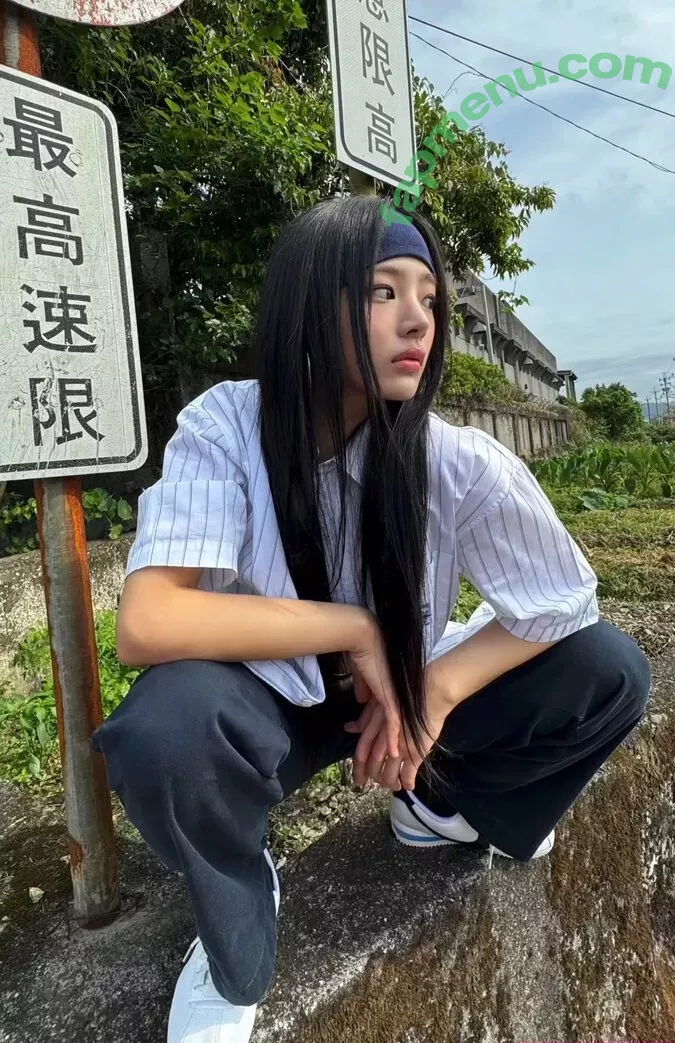 Minji nude photo #0525 (lovres_min__ / miniwithtattoos / newjeans_official)