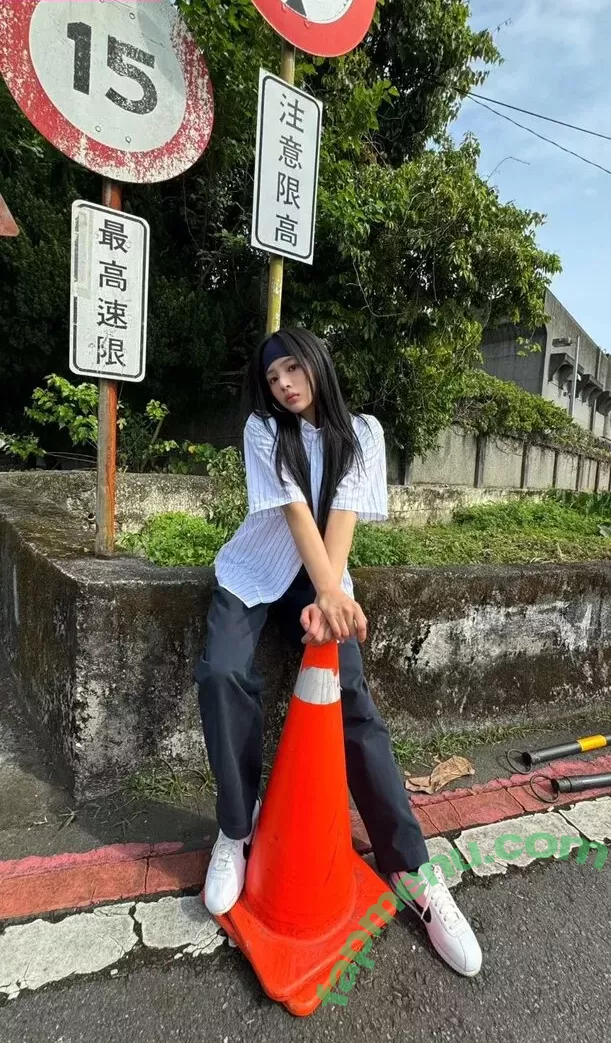 Minji nude photo #0526 (lovres_min__ / miniwithtattoos / newjeans_official)