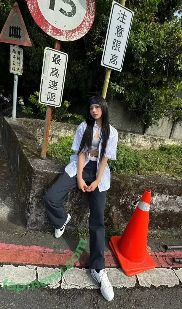 Minji nude photo #0527 (lovres_min__ / miniwithtattoos / newjeans_official)