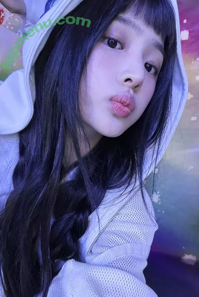 Minji nude photo #0561 (lovres_min__ / miniwithtattoos / newjeans_official)