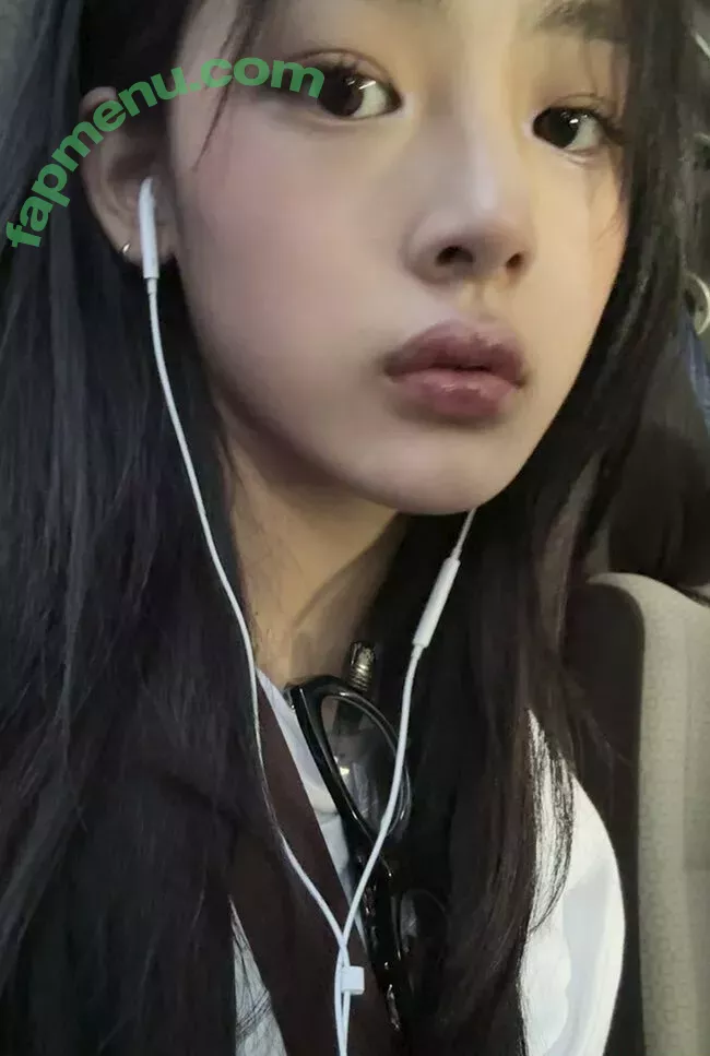 Minji nude photo #0567 (lovres_min__ / miniwithtattoos / newjeans_official)