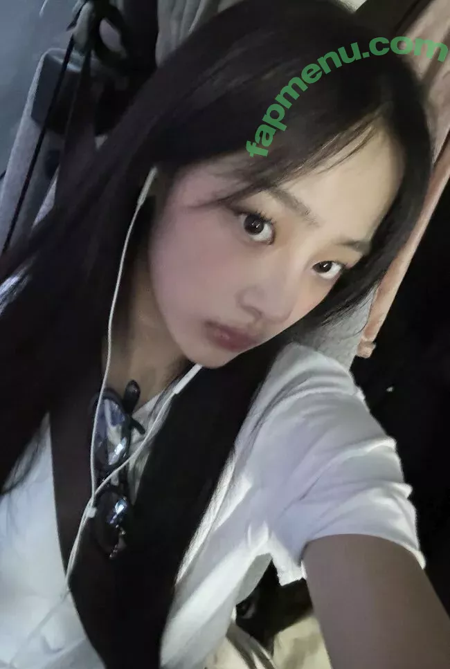 Minji nude photo #0568 (lovres_min__ / miniwithtattoos / newjeans_official)