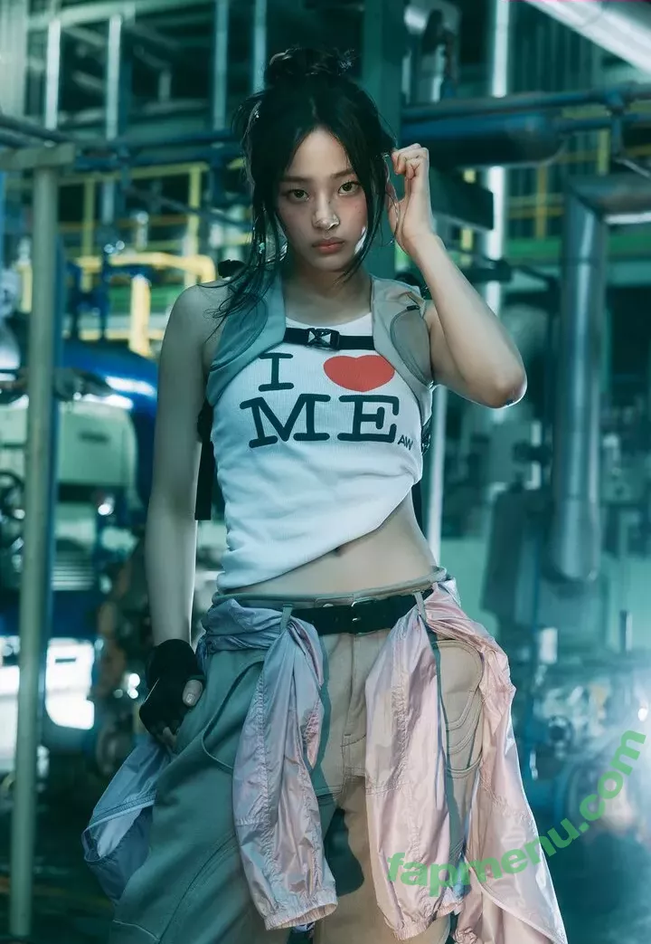 Minji nude photo #0590 (lovres_min__ / miniwithtattoos / newjeans_official)