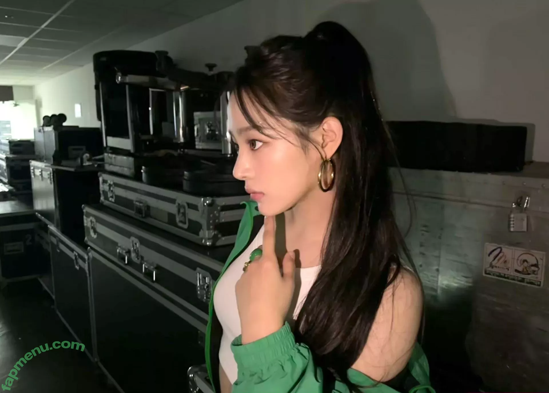 Minji nude photo #0591 (lovres_min__ / miniwithtattoos / newjeans_official)