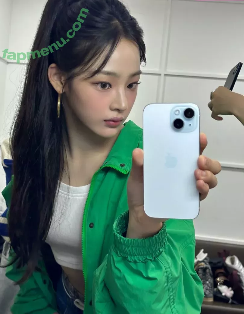 Minji nude photo #0594 (lovres_min__ / miniwithtattoos / newjeans_official)