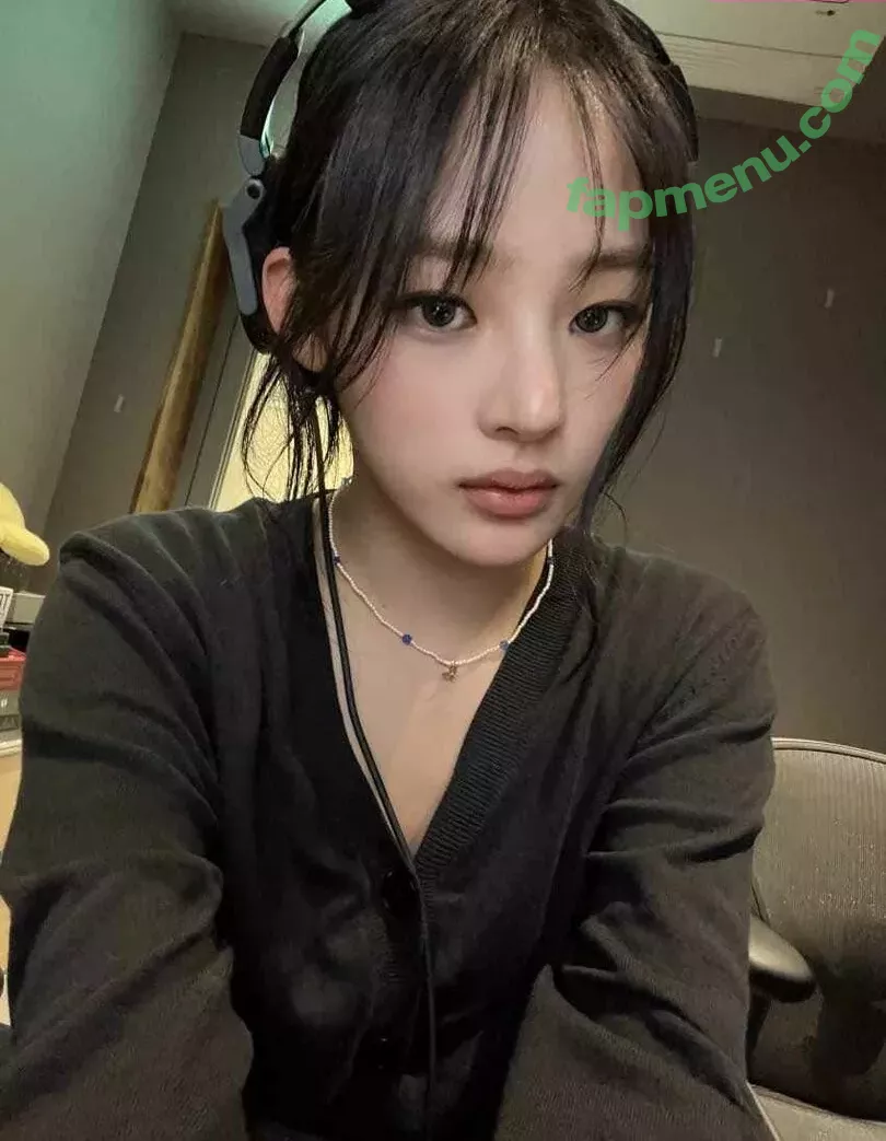 Minji nude photo #0617 (lovres_min__ / miniwithtattoos / newjeans_official)