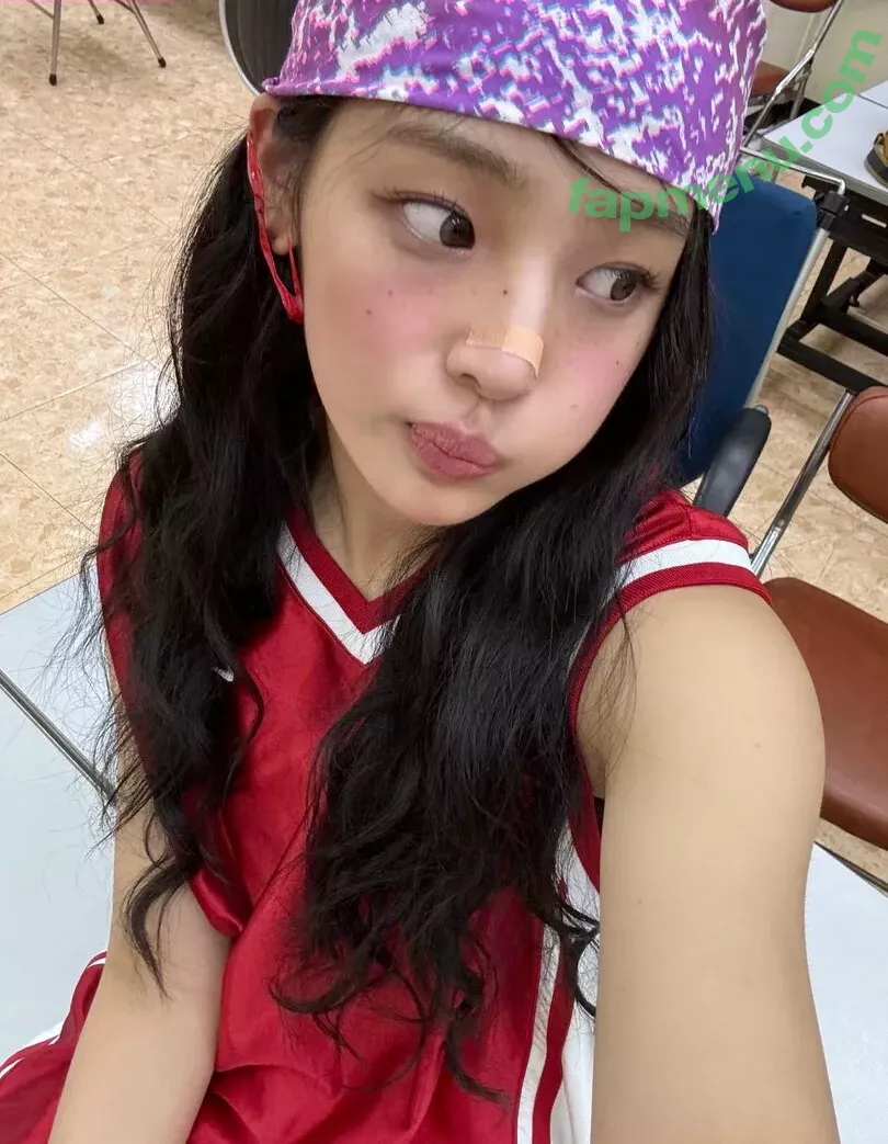 Minji nude photo #0618 (lovres_min__ / miniwithtattoos / newjeans_official)