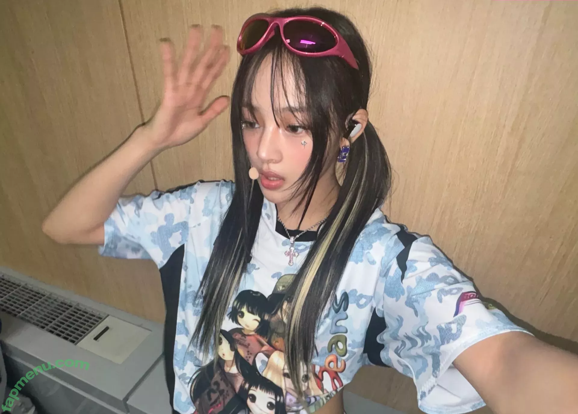 Minji nude photo #0641 (lovres_min__ / miniwithtattoos / newjeans_official)