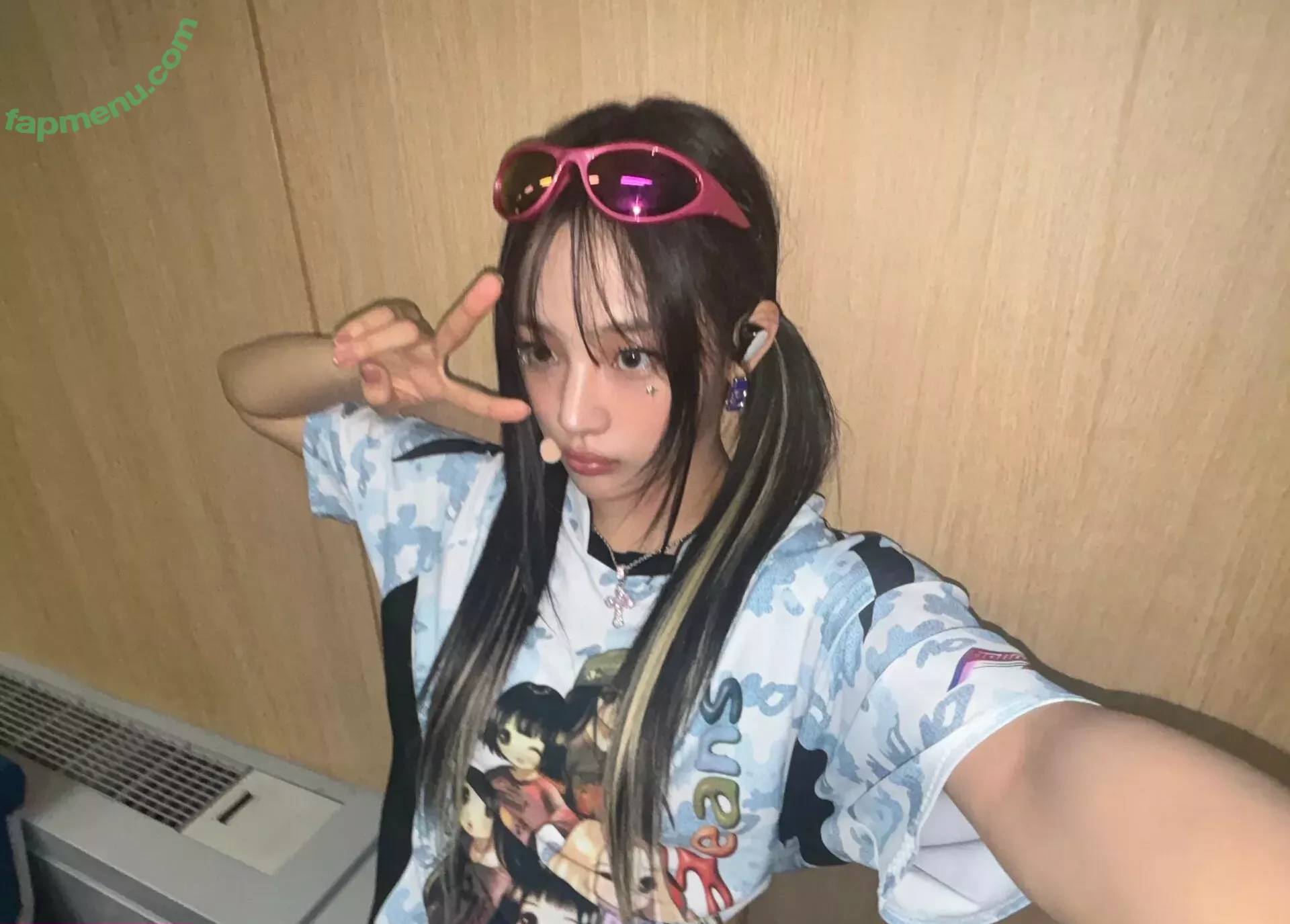 Minji nude photo #0643 (lovres_min__ / miniwithtattoos / newjeans_official)