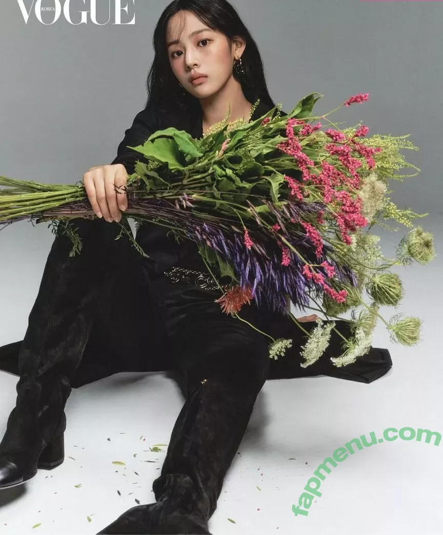 Minji nude photo #0653 (lovres_min__ / miniwithtattoos / newjeans_official)