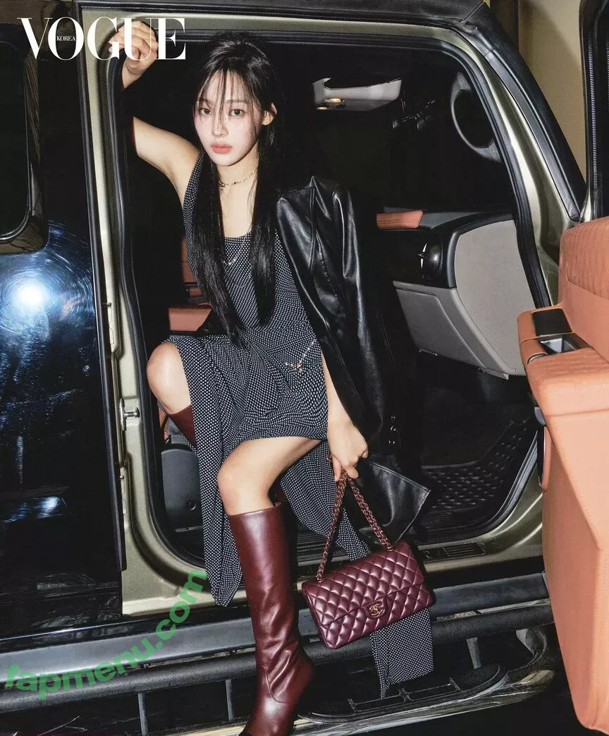 Minji nude photo #0658 (lovres_min__ / miniwithtattoos / newjeans_official)