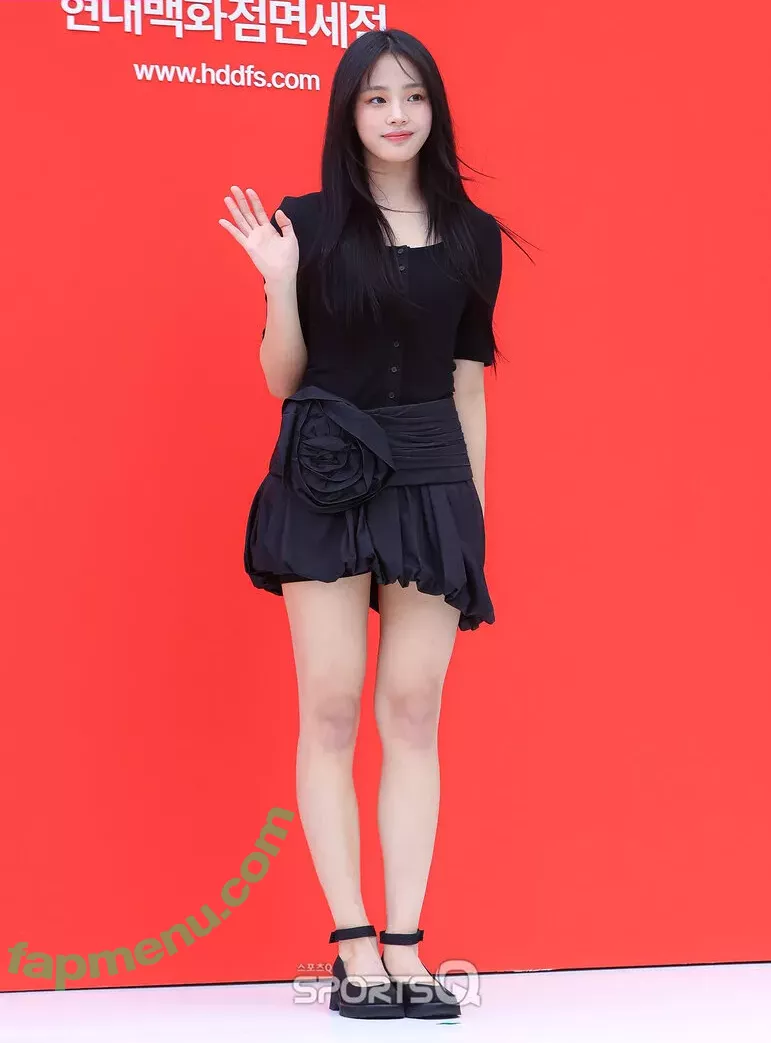 Minji nude photo #0662 (lovres_min__ / miniwithtattoos / newjeans_official)