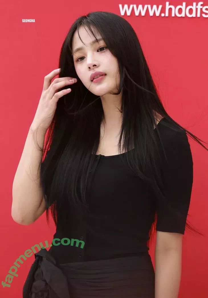 Minji nude photo #0665 (lovres_min__ / miniwithtattoos / newjeans_official)
