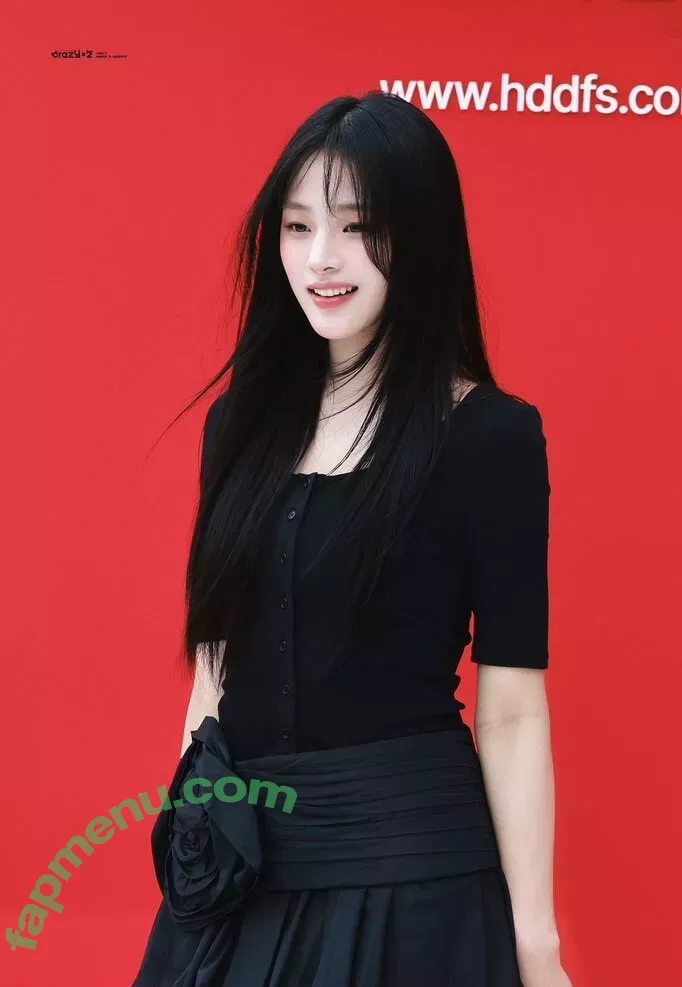 Minji nude photo #0674 (lovres_min__ / miniwithtattoos / newjeans_official)