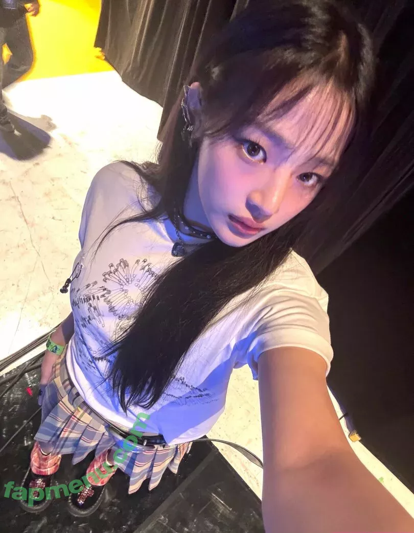 Minji nude photo #0705 (lovres_min__ / miniwithtattoos / newjeans_official)