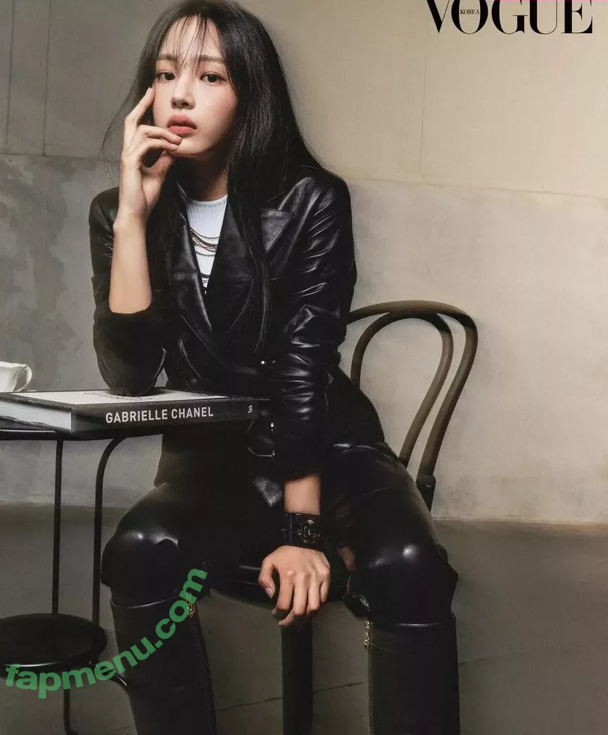 Minji nude photo #0718 (lovres_min__ / miniwithtattoos / newjeans_official)