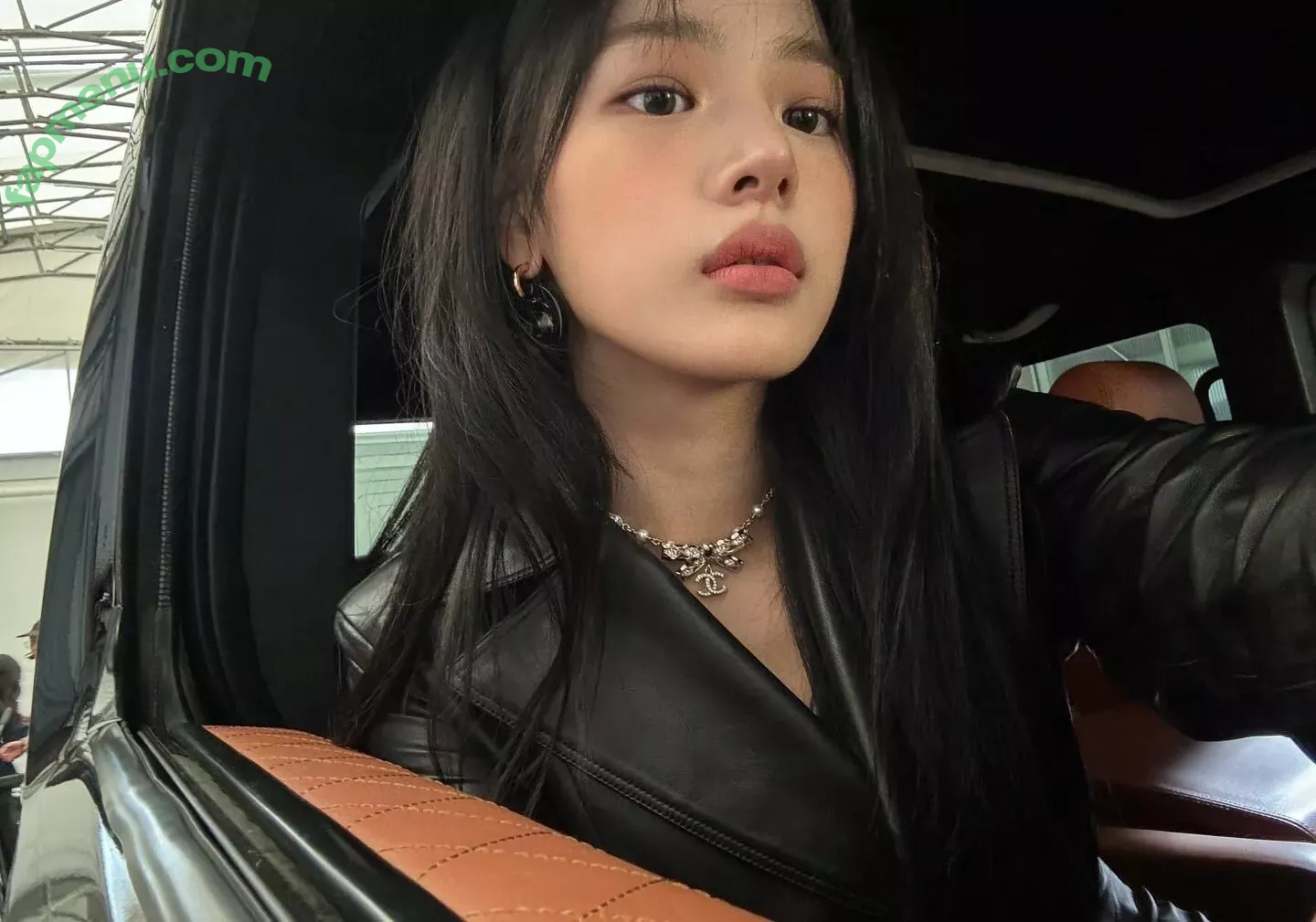 Minji nude photo #0722 (lovres_min__ / miniwithtattoos / newjeans_official)