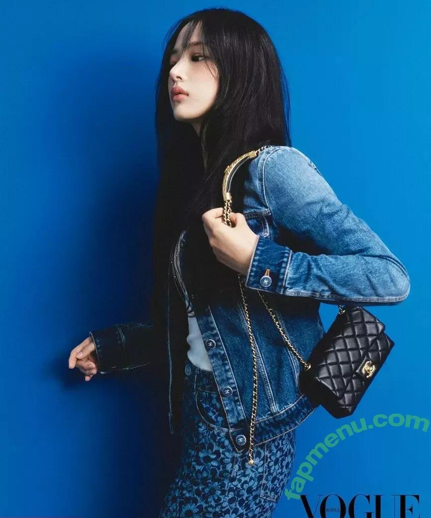 Minji nude photo #0728 (lovres_min__ / miniwithtattoos / newjeans_official)