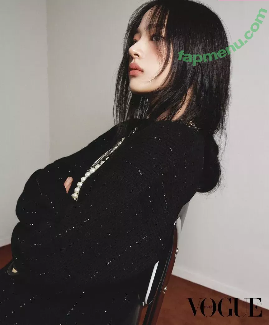 Minji nude photo #0734 (lovres_min__ / miniwithtattoos / newjeans_official)