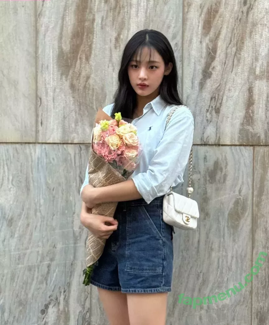 Minji nude photo #0745 (lovres_min__ / miniwithtattoos / newjeans_official)